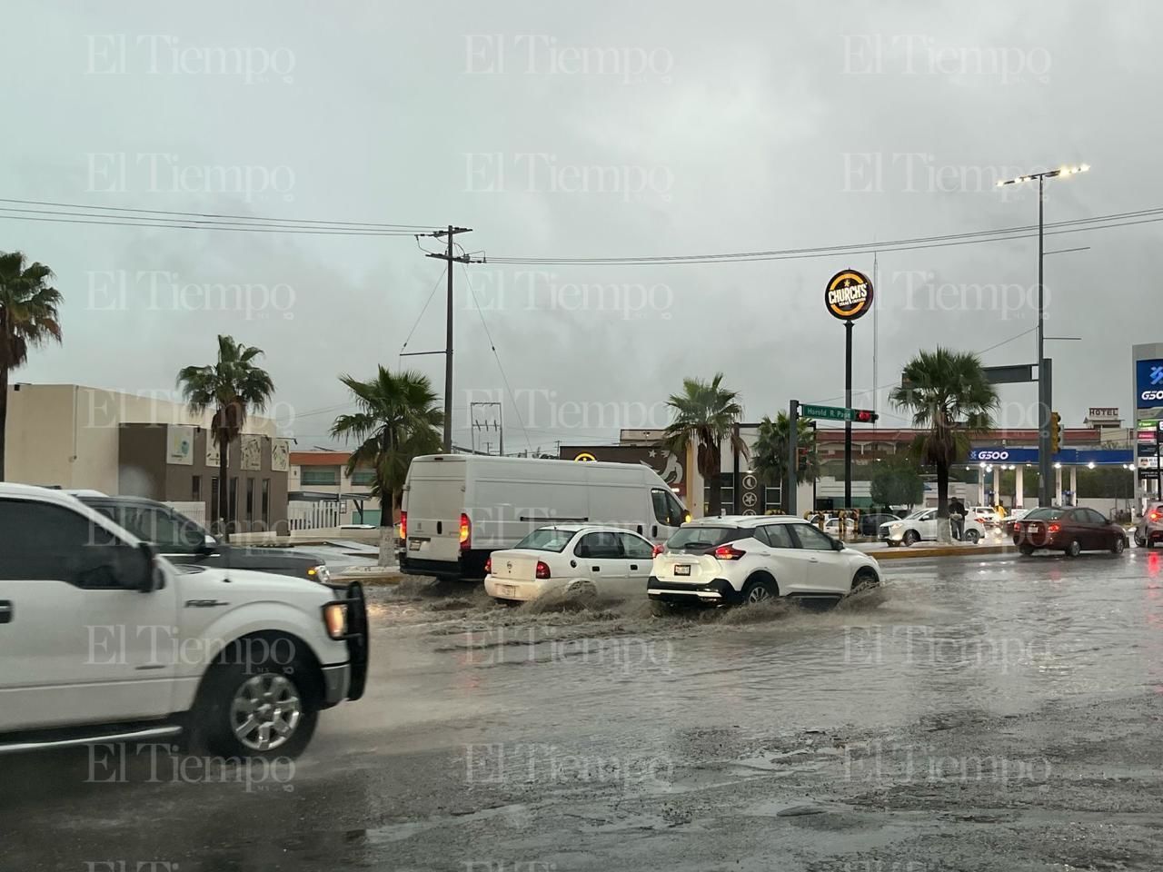 Las calles de Monclova inundadas por la lluvia. 