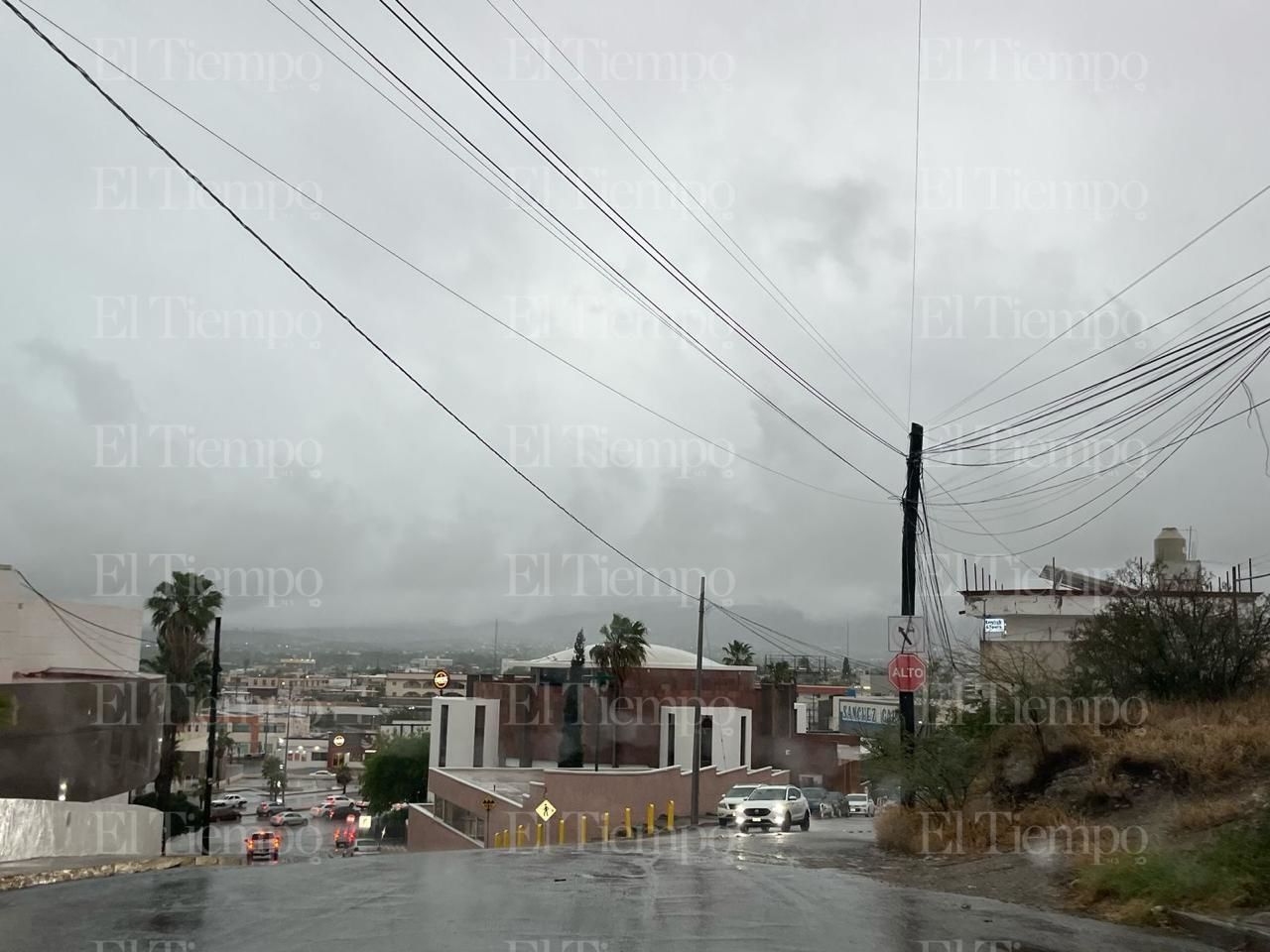 Las calles de Monclova inundadas por la lluvia. 