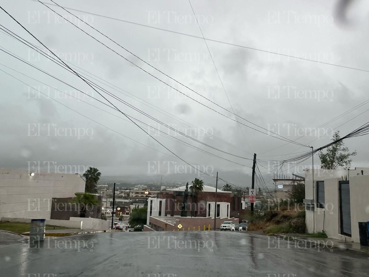 Las calles de Monclova inundadas por la lluvia. 