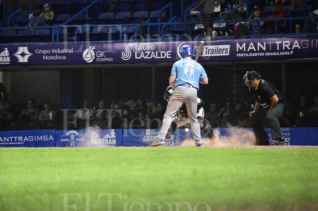 Primero de la serie contra Charros de Jalisco
