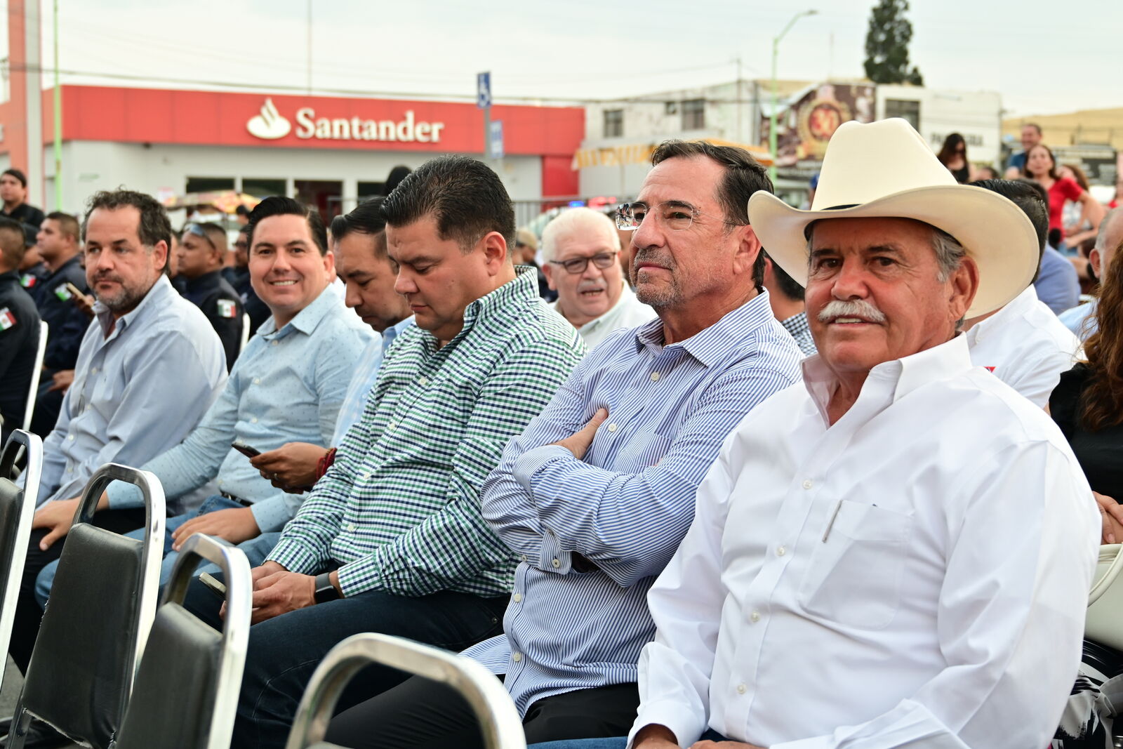 Entrega de unidades patrulla y video camaras de vigilancia 