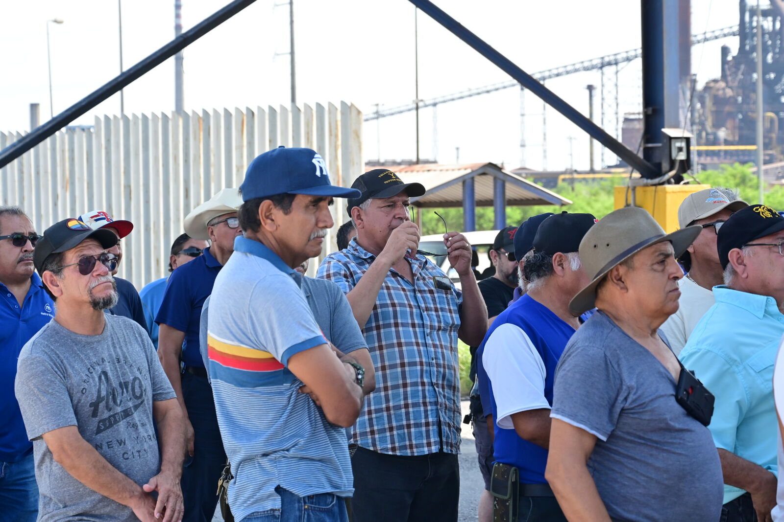 Se reúnen Obreros de  AHMSA