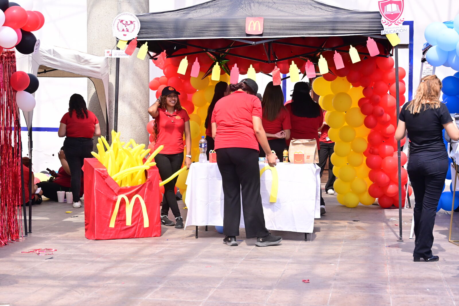 Alumnos de la Universidad Vizcaya celebran su tradicional English Day
