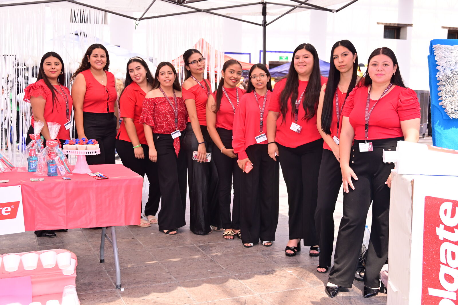 Alumnos de la Universidad Vizcaya celebran su tradicional English Day