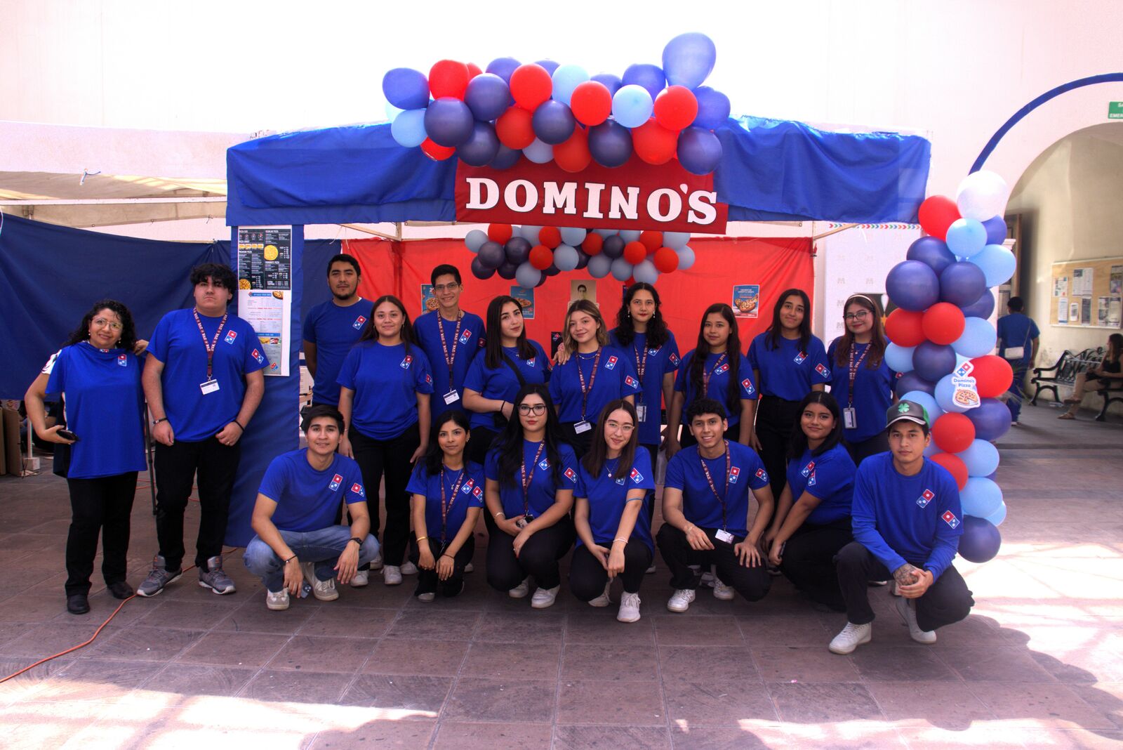 Alumnos de la Universidad Vizcaya celebran su tradicional English Day