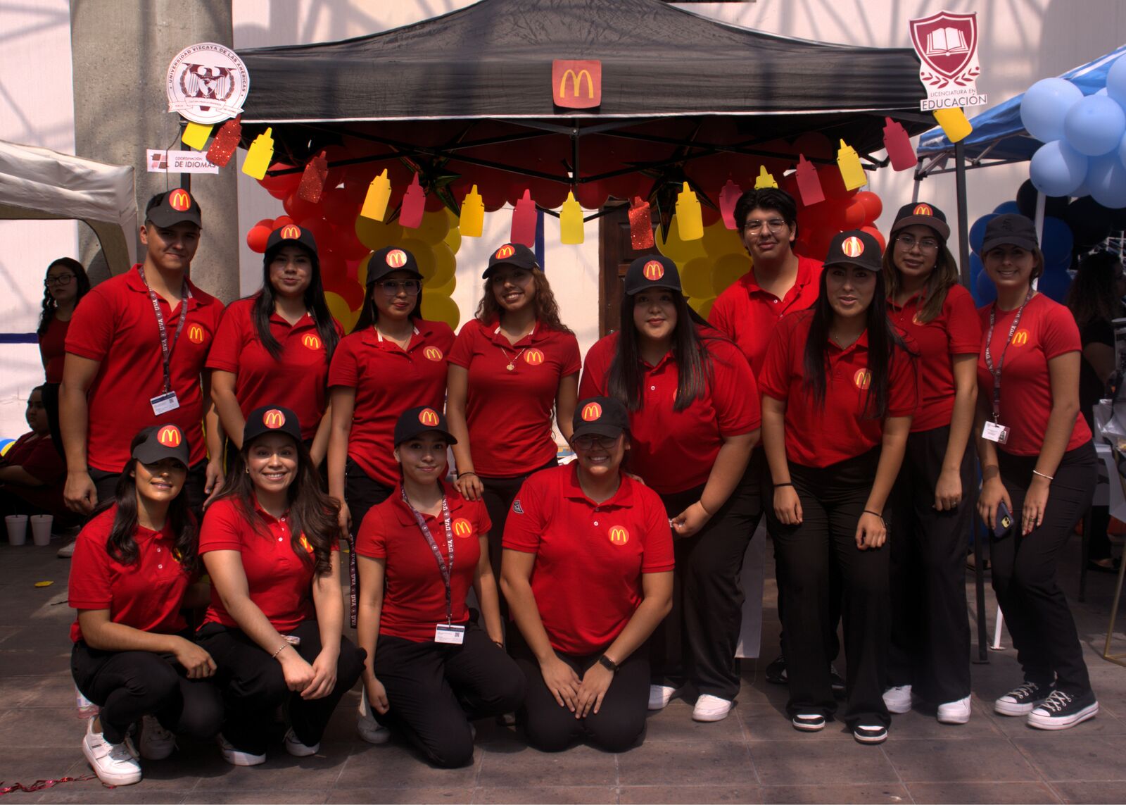 Alumnos de la Universidad Vizcaya celebran su tradicional English Day