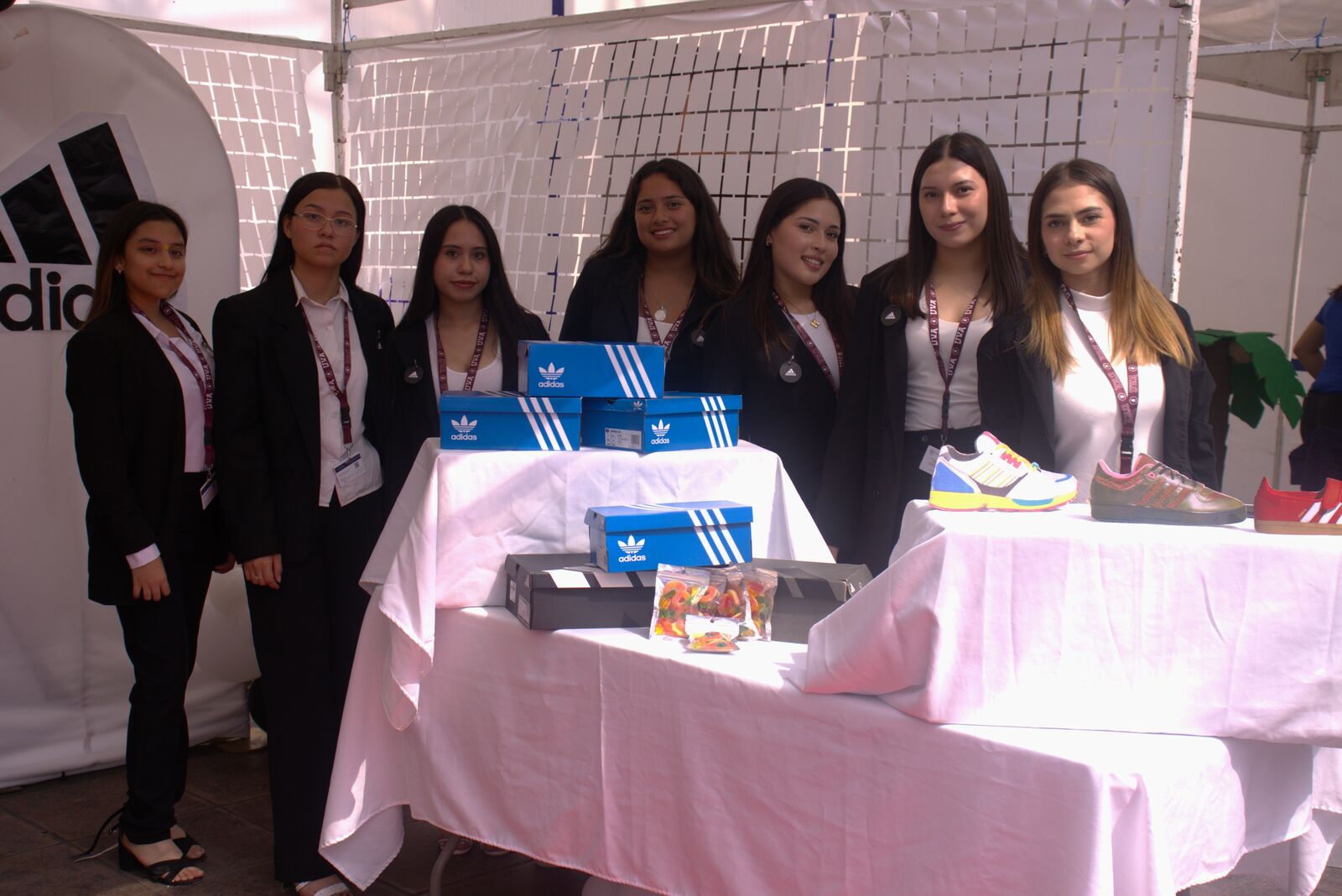 Alumnos de la Universidad Vizcaya celebran su tradicional English Day