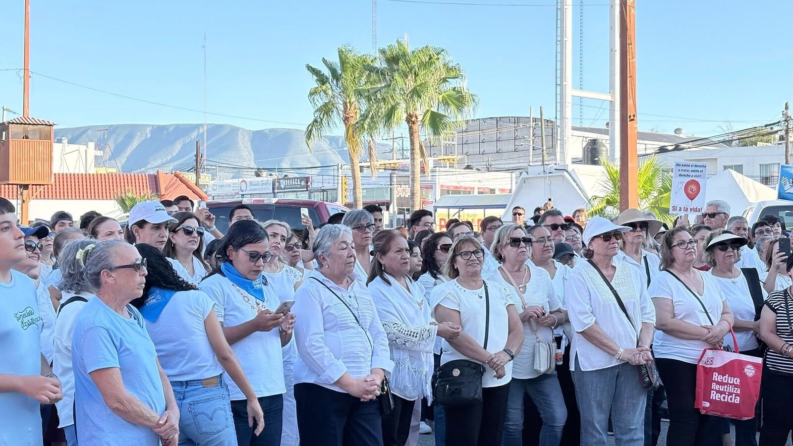 Monclova realiza caminata 'A favor de la mujer por la vida'