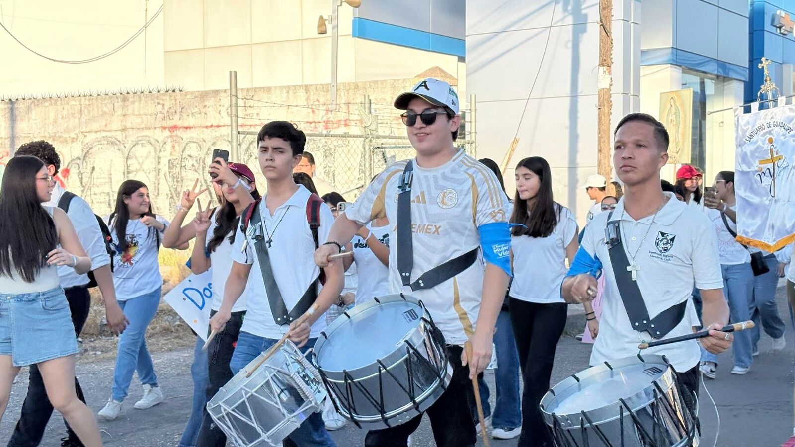 Monclova realiza caminata 'A favor de la mujer por la vida'