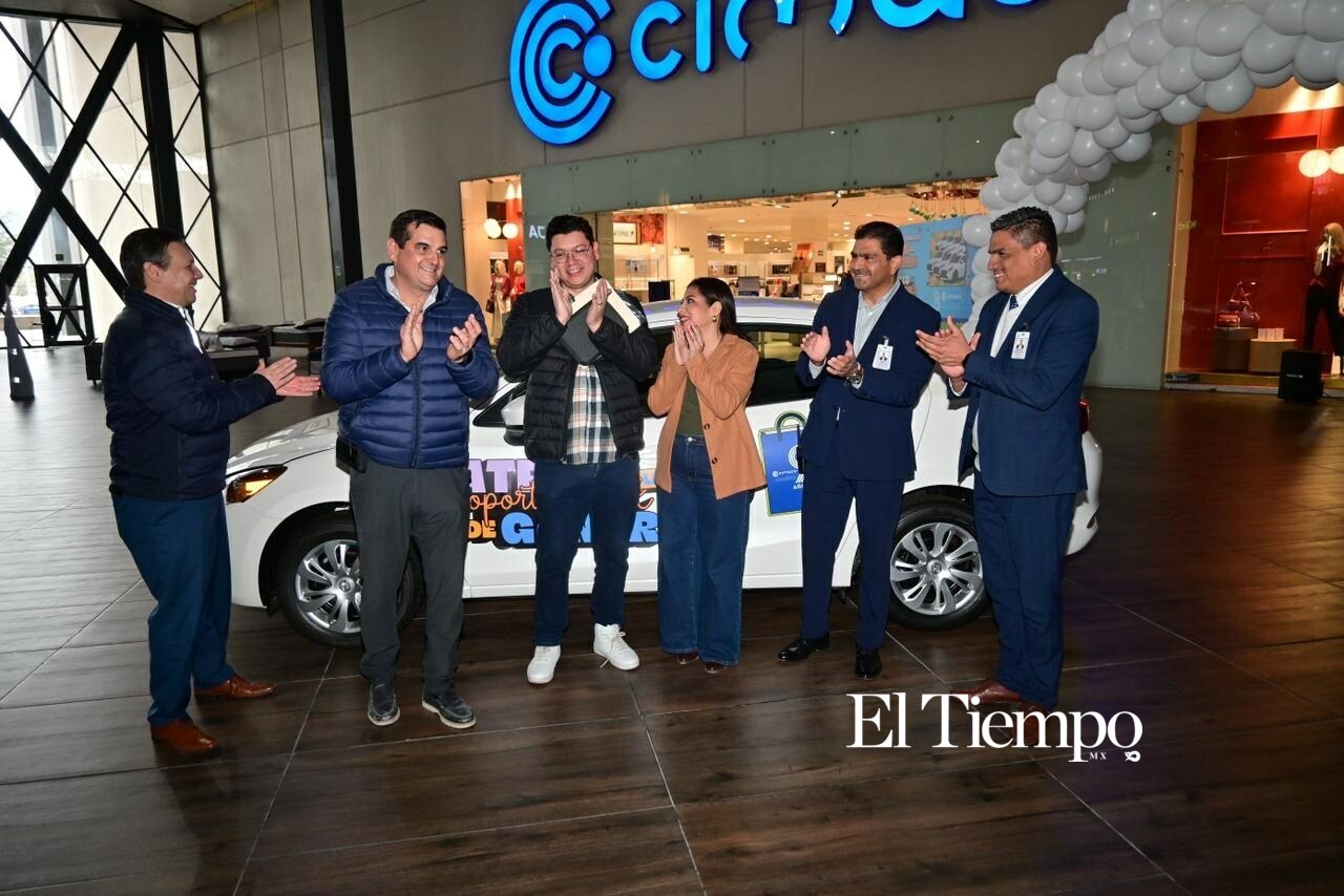 CIMACO realizó la entrega de un Mazda 2 a la ganadora del sorteo conmemorativo