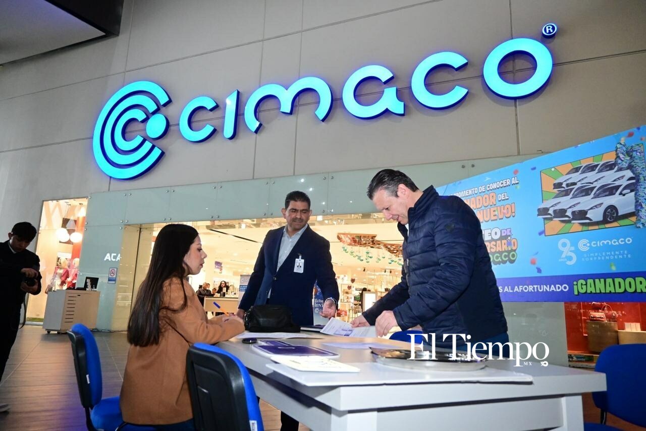 CIMACO realizó la entrega de un Mazda 2 a la ganadora del sorteo conmemorativo