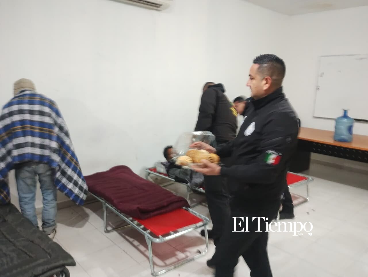 Agentes de AIC llevan apoyo y cercanía a sectores vulnerables de Monclova