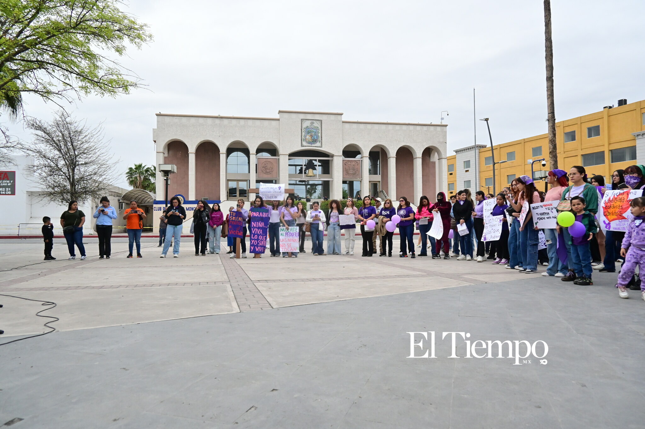 Mujeres de Monclova se concentran por igualdad y justicia