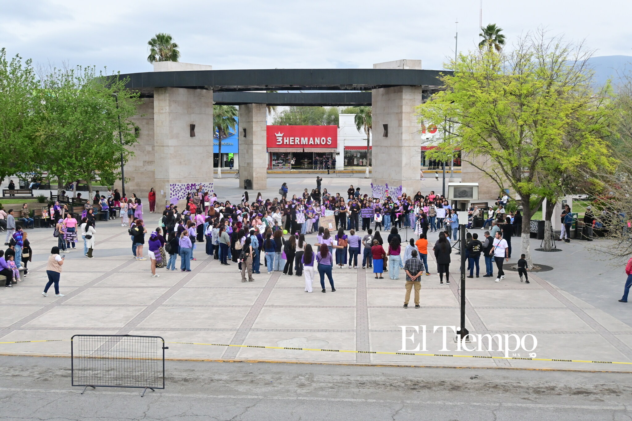 Mujeres de Monclova se concentran por igualdad y justicia