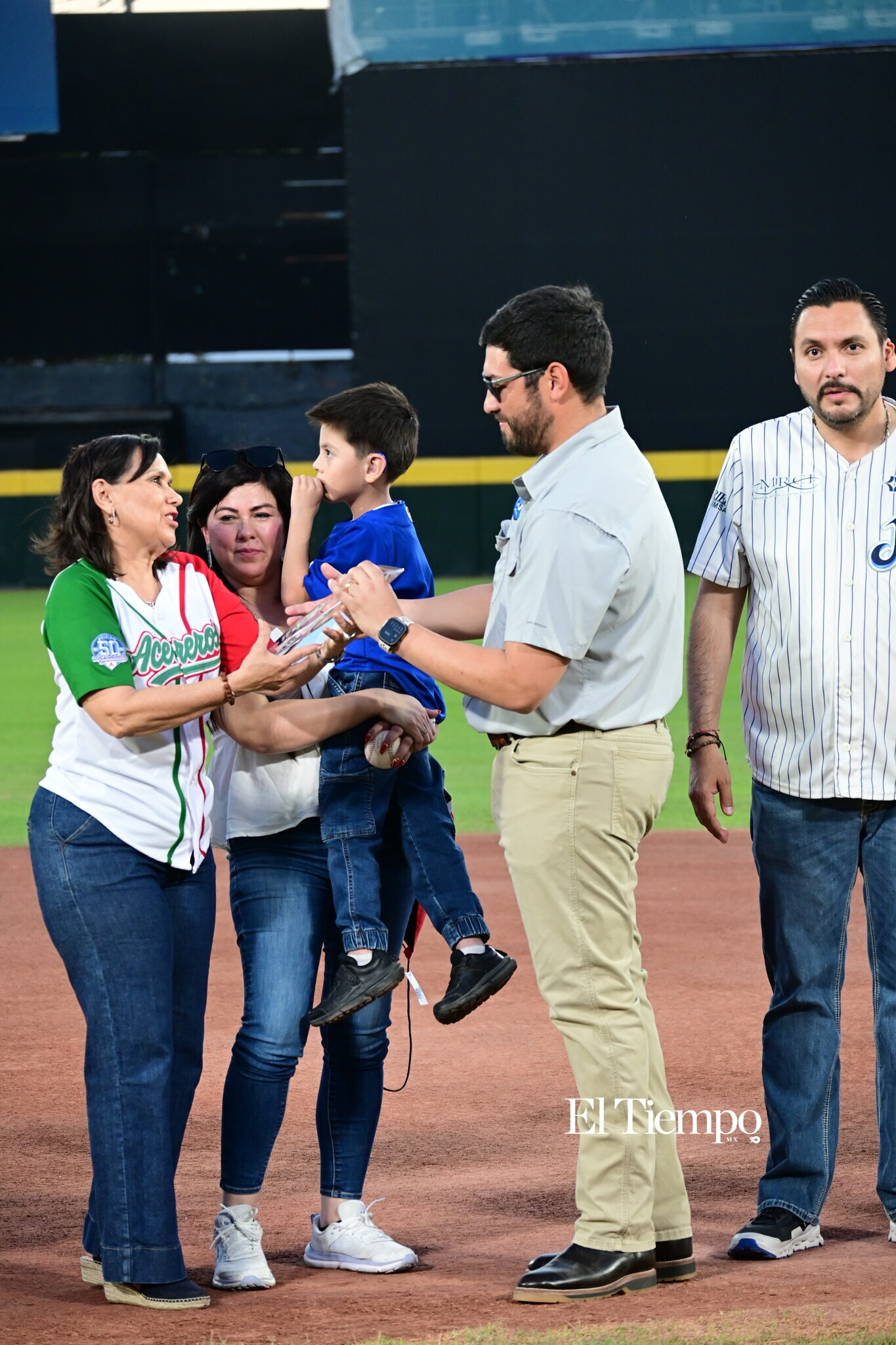 Afición se suma al Juego con Causa