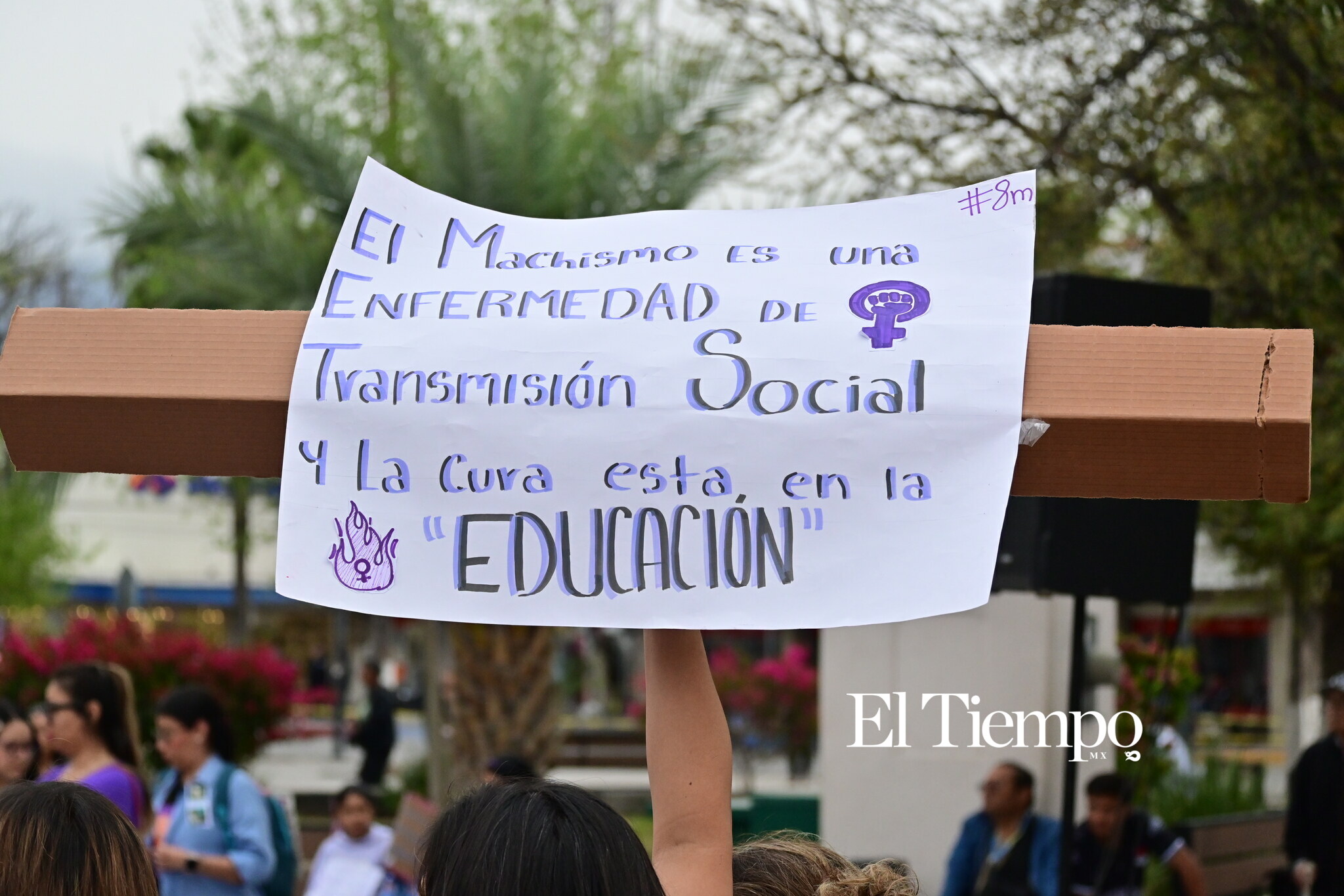 Mujeres de Monclova se concentran por igualdad y justicia