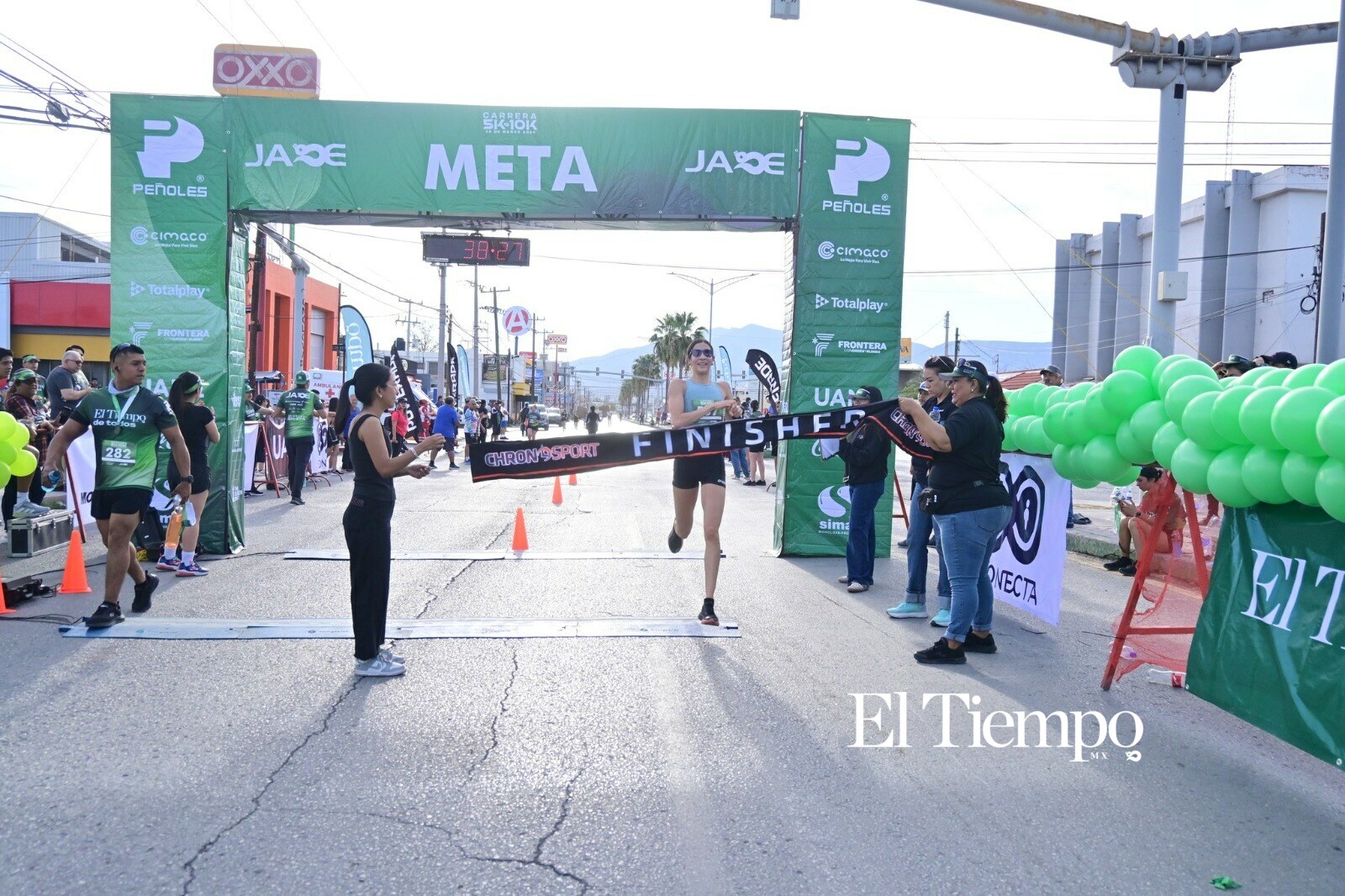 Corredores conquistan la meta en El Tiempo de Todos