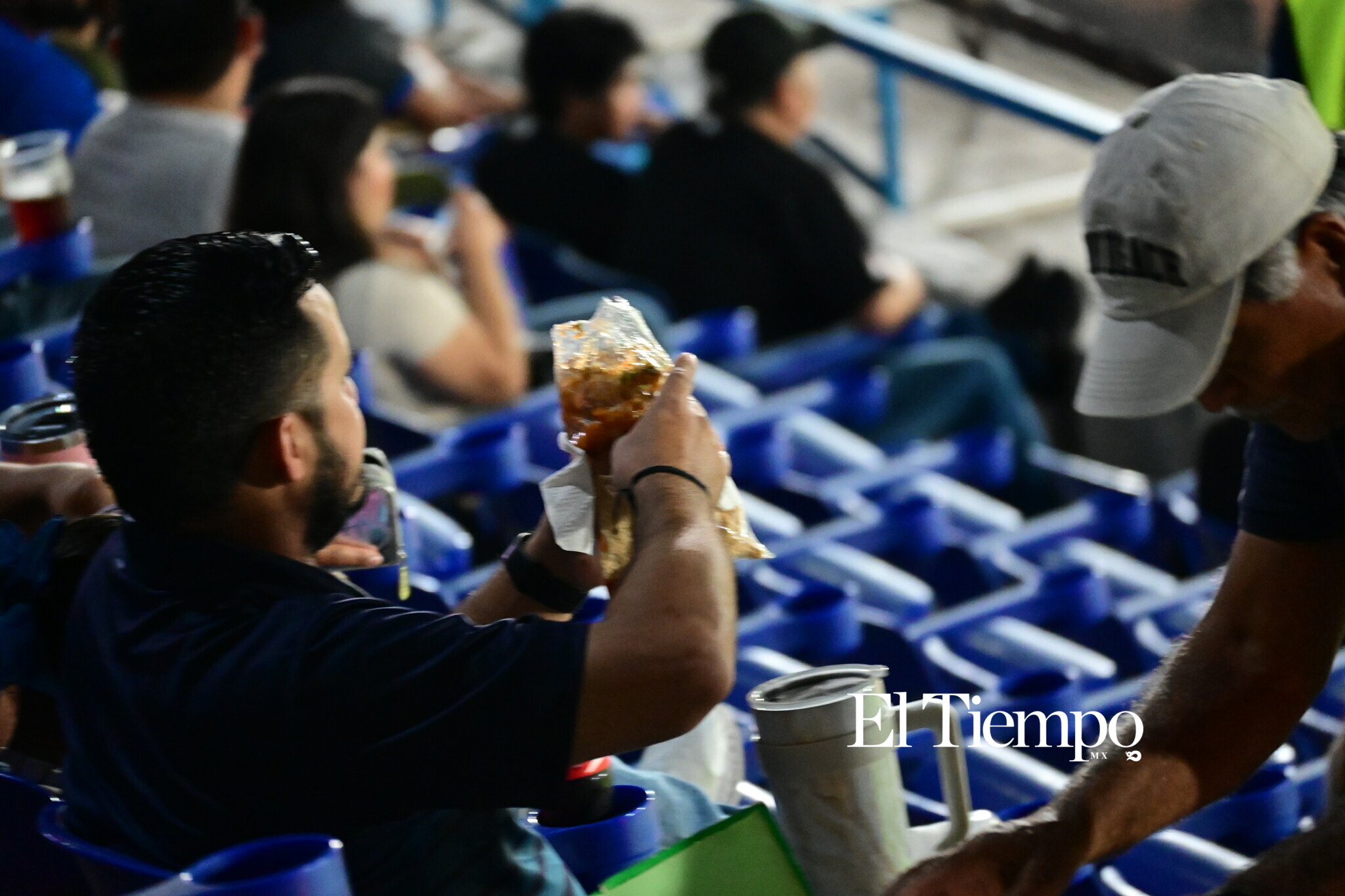 Comida en el estadio, parte esencial de la experiencia deportiva