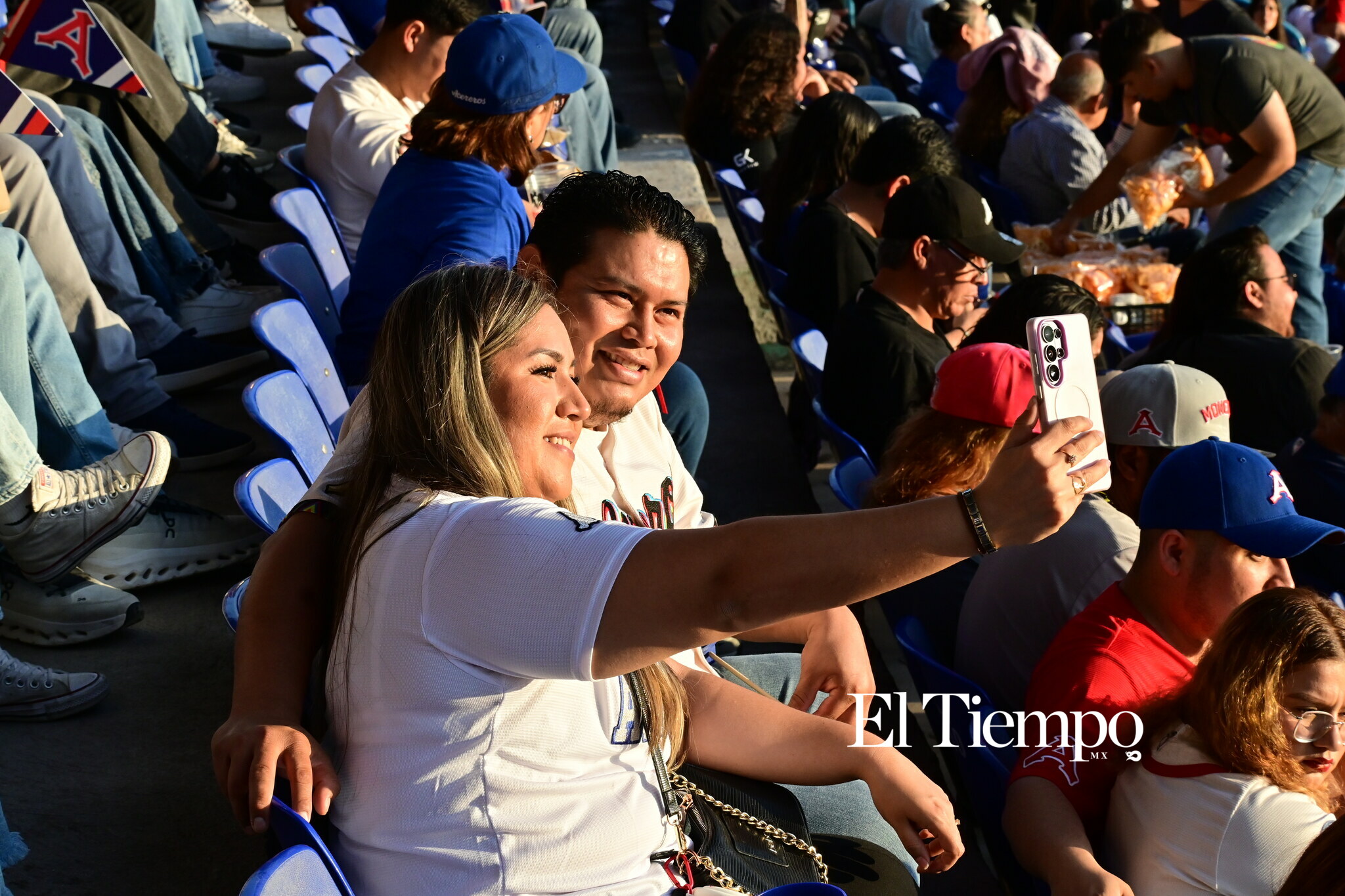 Afición protagonista en inauguración de la LMB en Monclova