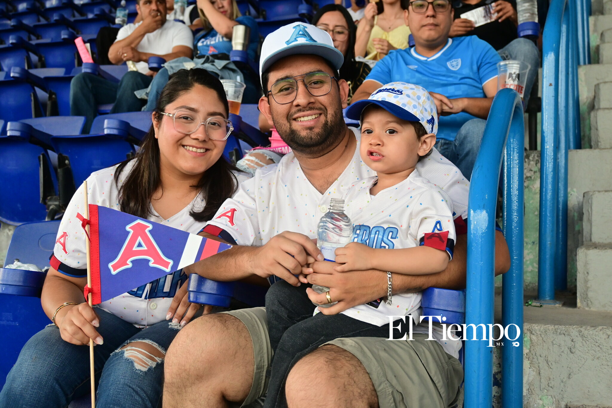 Afición protagonista en inauguración de la LMB en Monclova