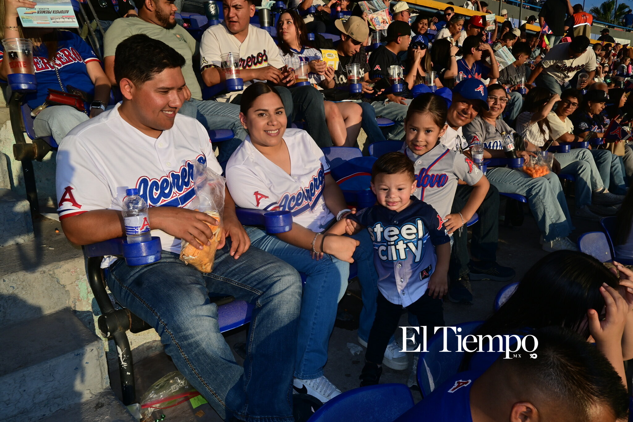 Afición protagonista en inauguración de la LMB en Monclova