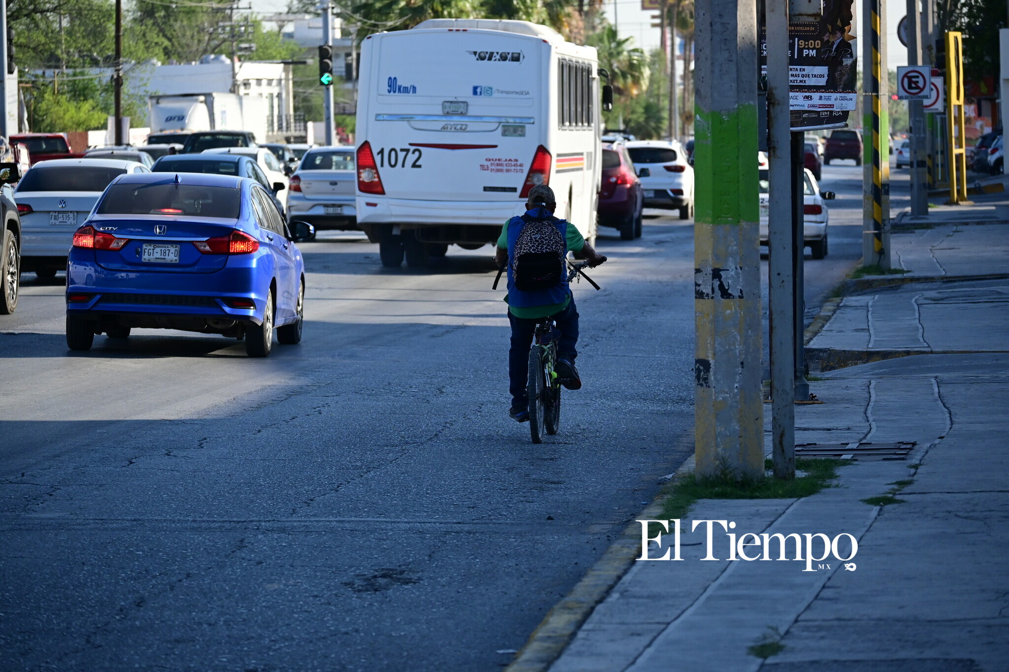 Calor y frío transforman el ritmo en una misma avenida