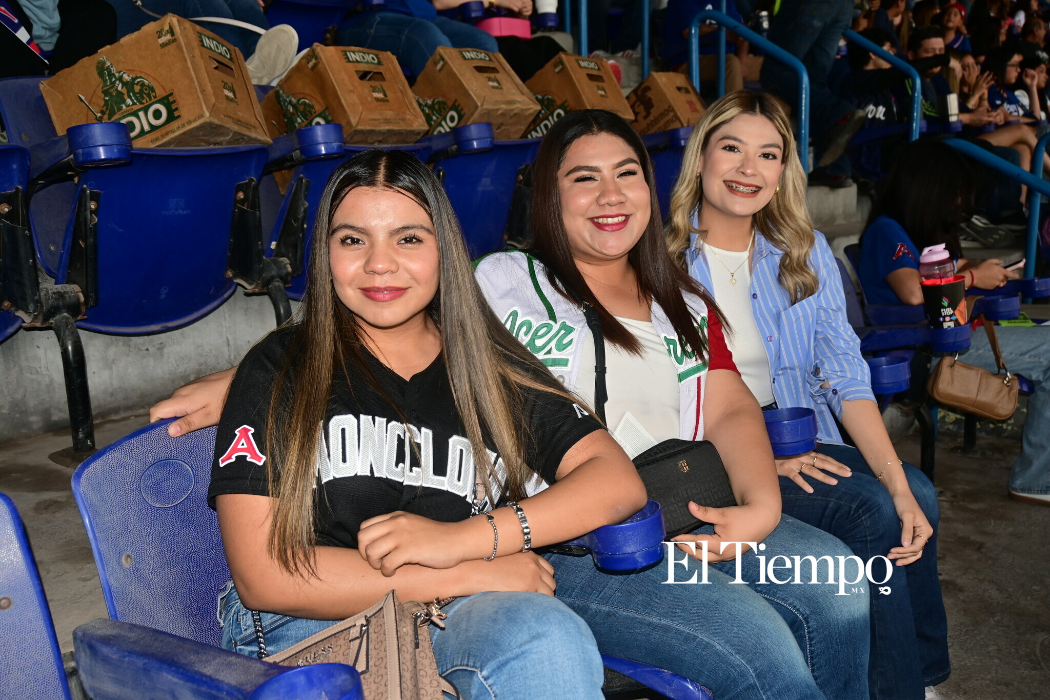 Afición protagonista en inauguración de la LMB en Monclova