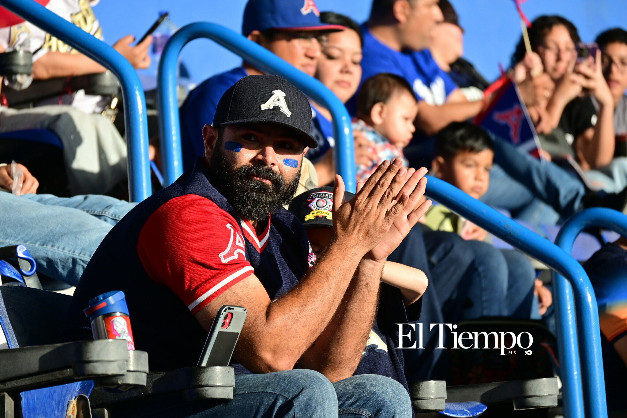 Afición protagonista en inauguración de la LMB en Monclova