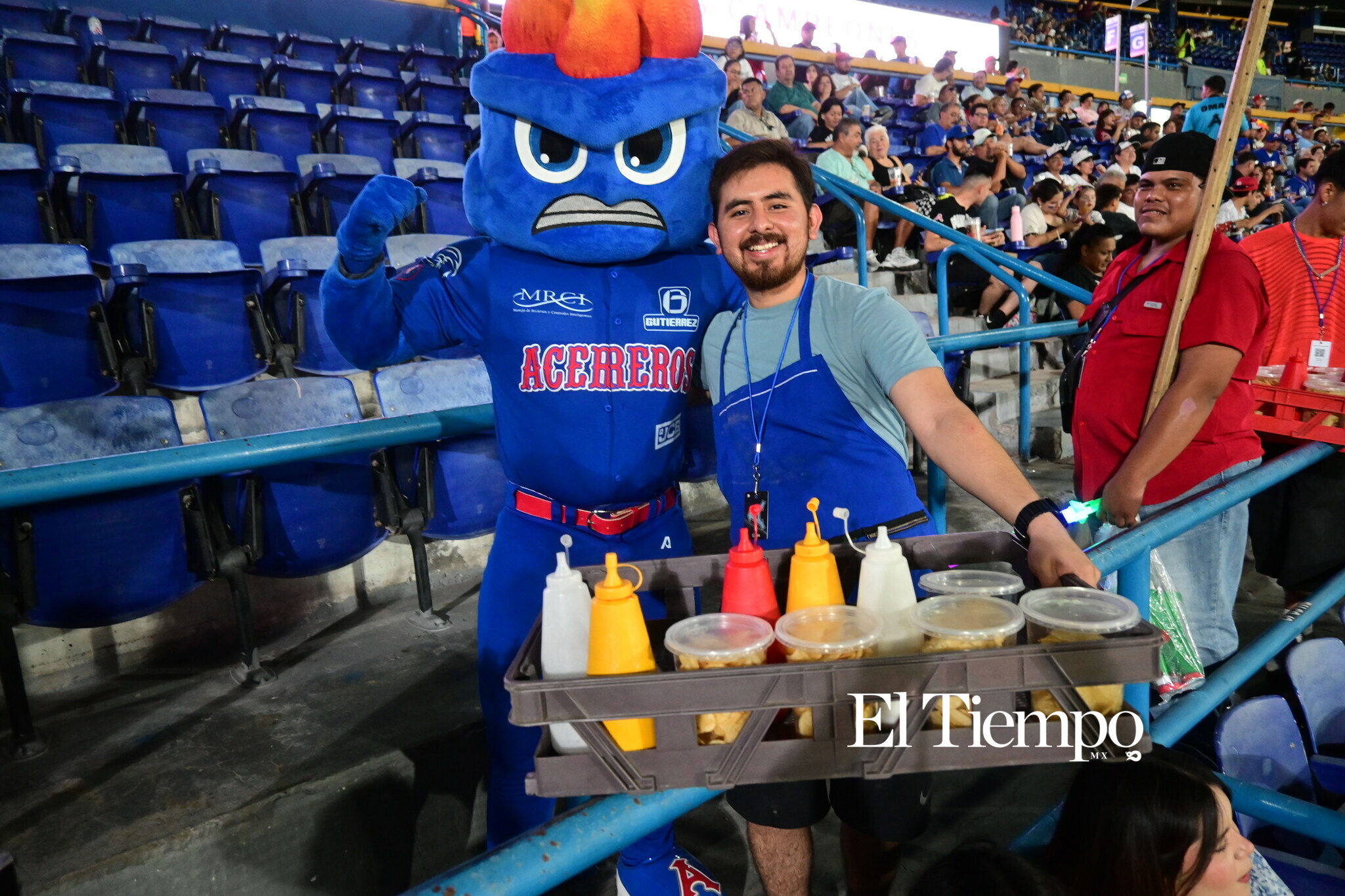 La afición convierte el estadio en una fiesta beisbolera