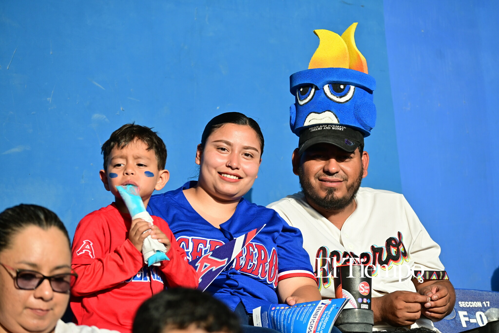 Afición protagonista en inauguración de la LMB en Monclova