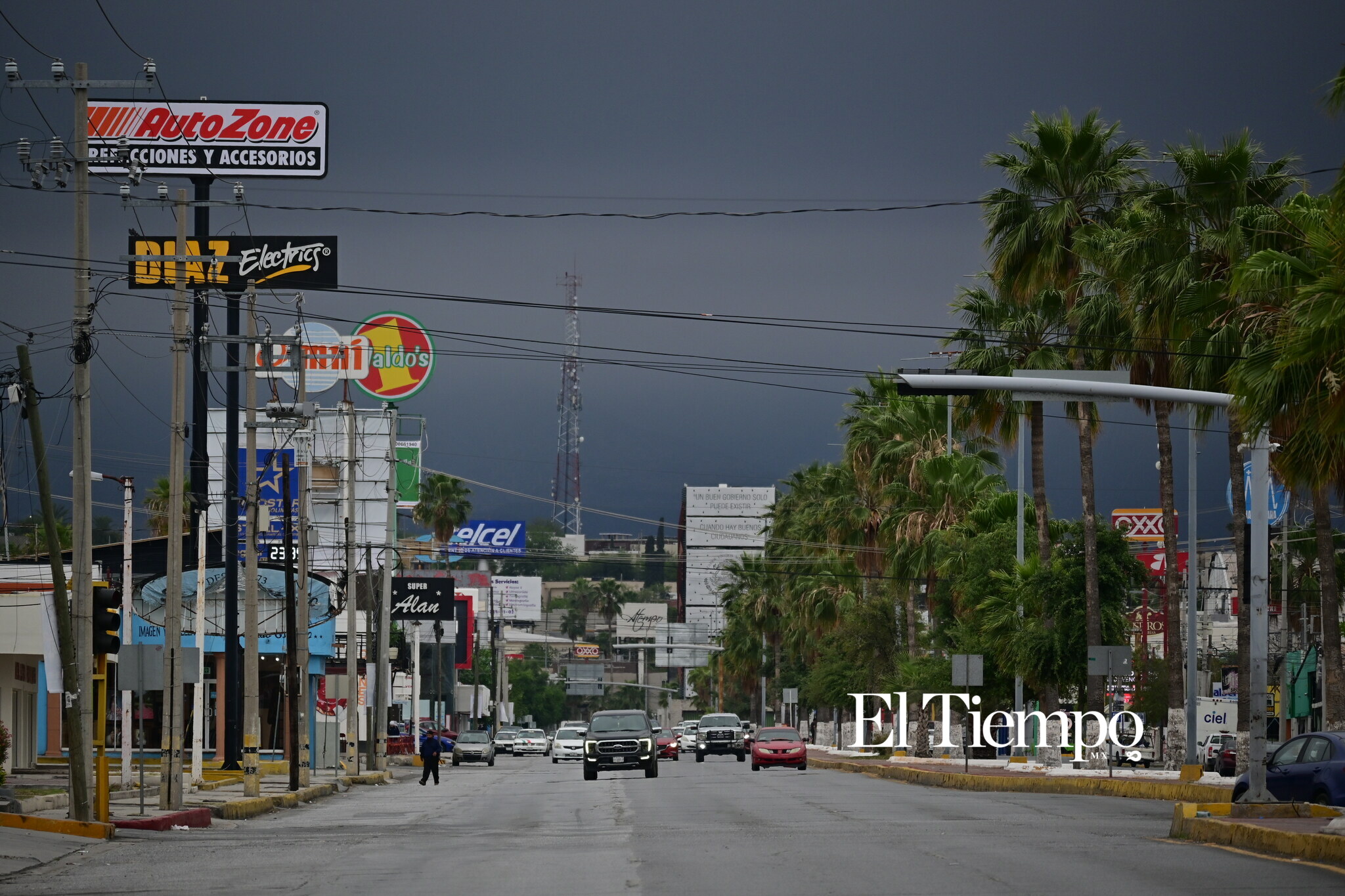 Bajo el cielo gris, Monclova no se detiene