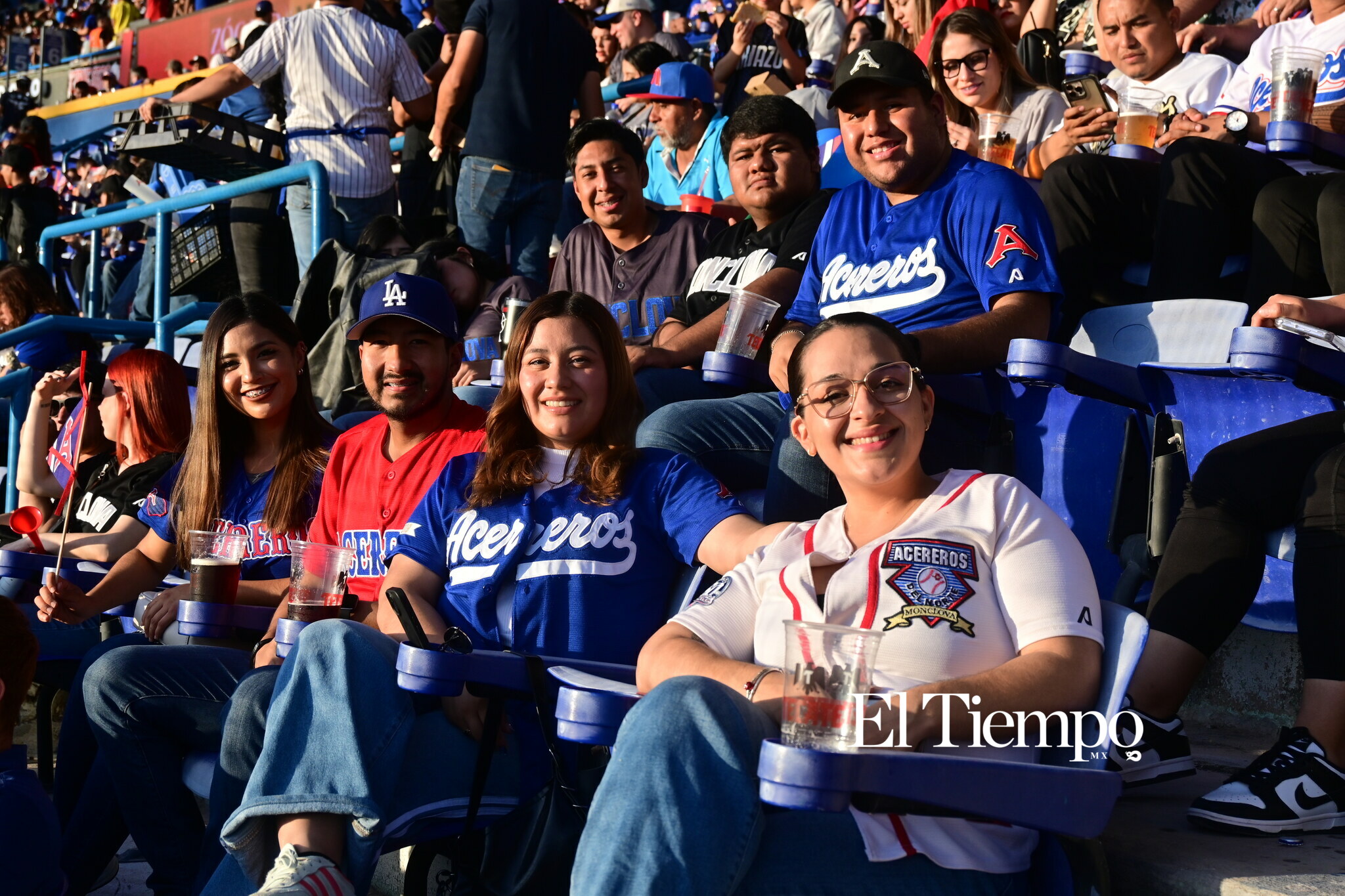 Afición protagonista en inauguración de la LMB en Monclova