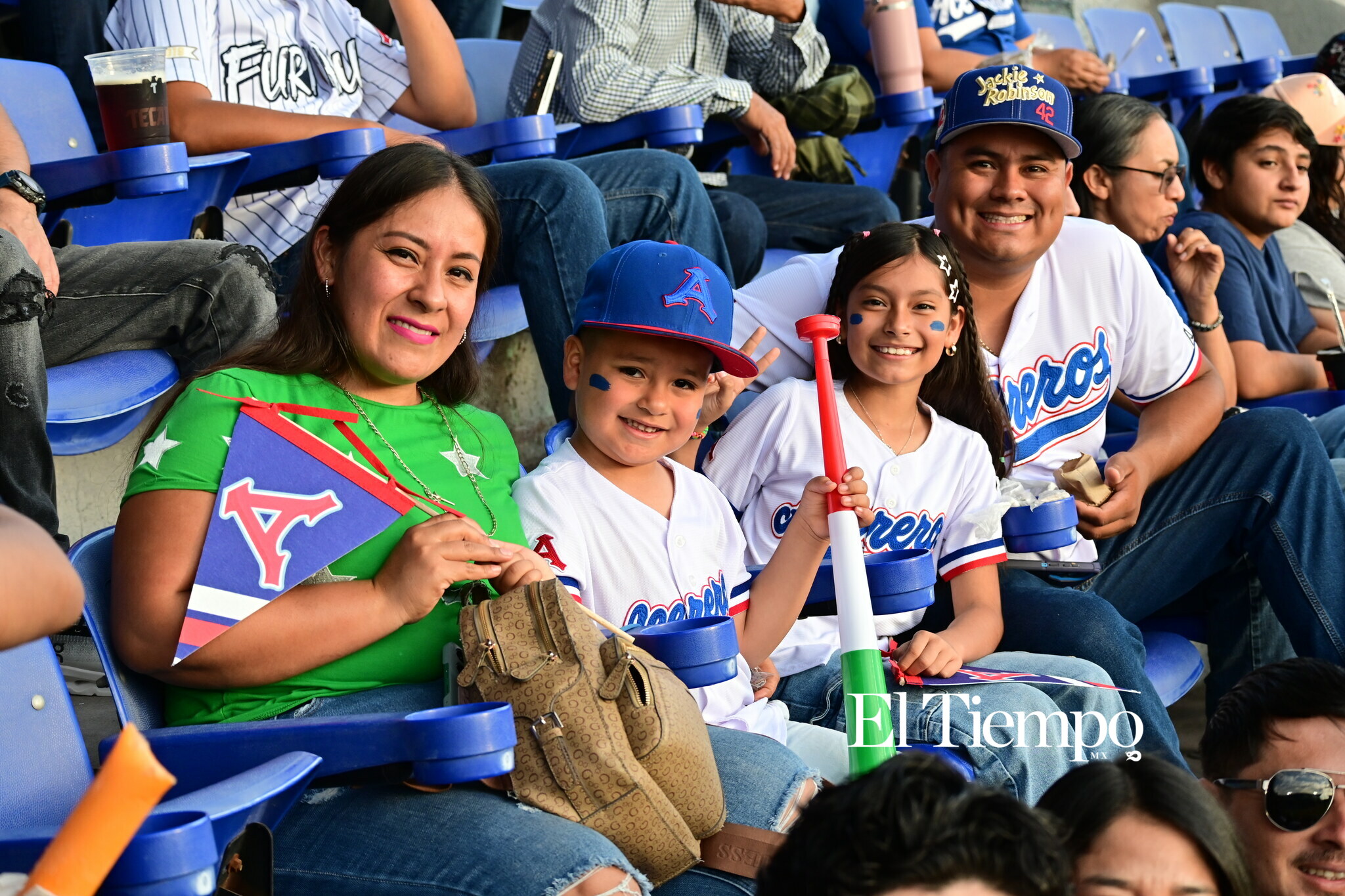Afición protagonista en inauguración de la LMB en Monclova