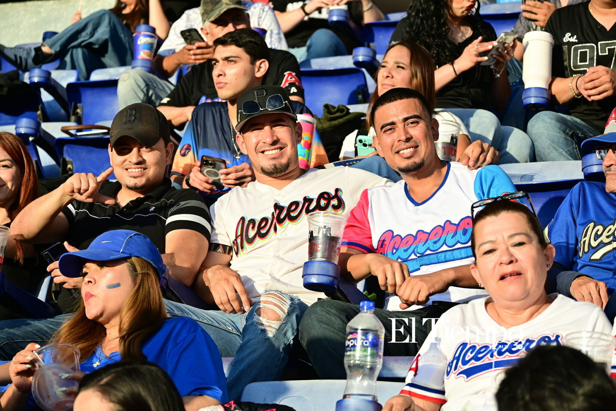 Afición protagonista en inauguración de la LMB en Monclova