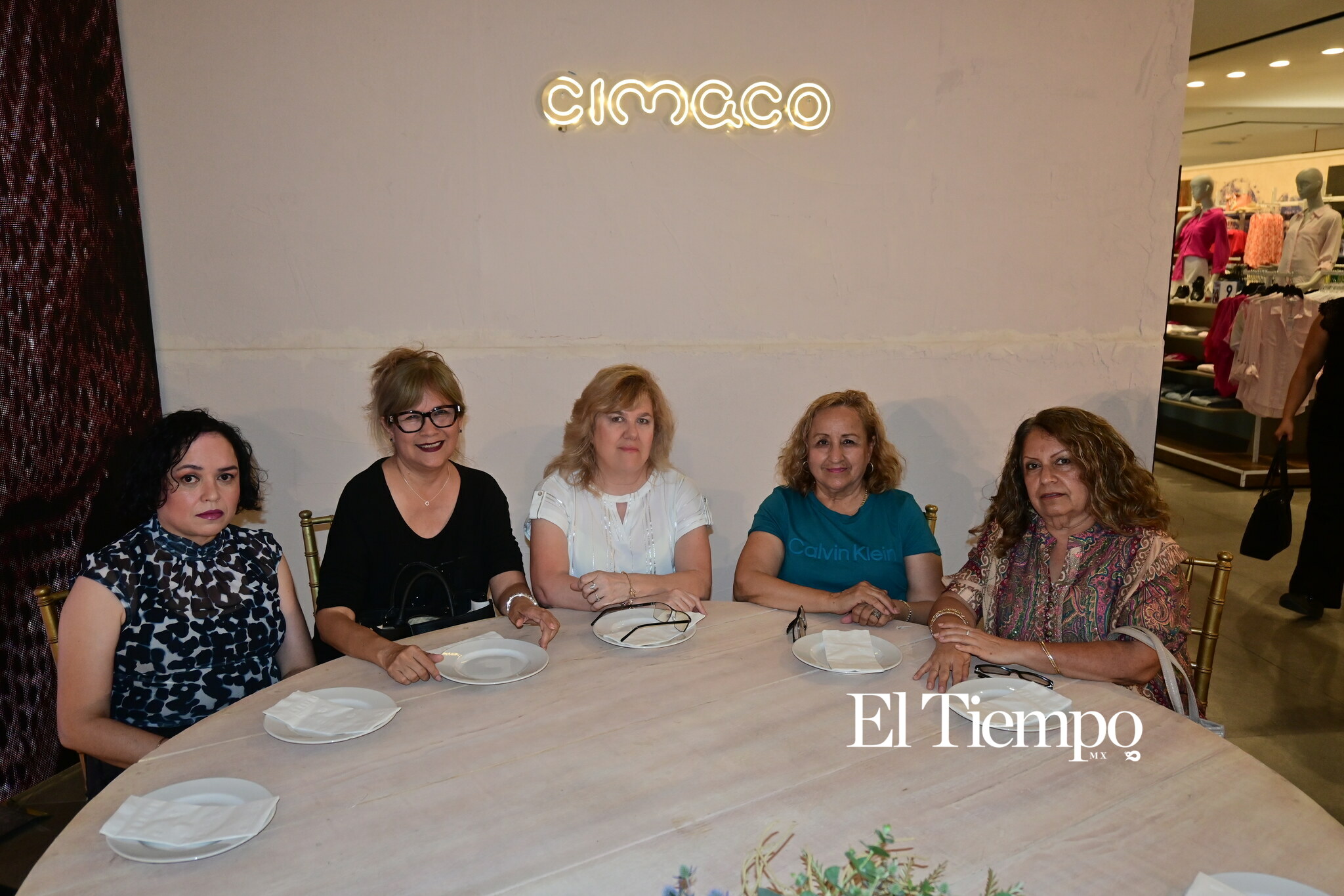CIMACO celebra tarde de bingo y pasarela de Joseph Ribkoff con experiencia de estilo y convivencia