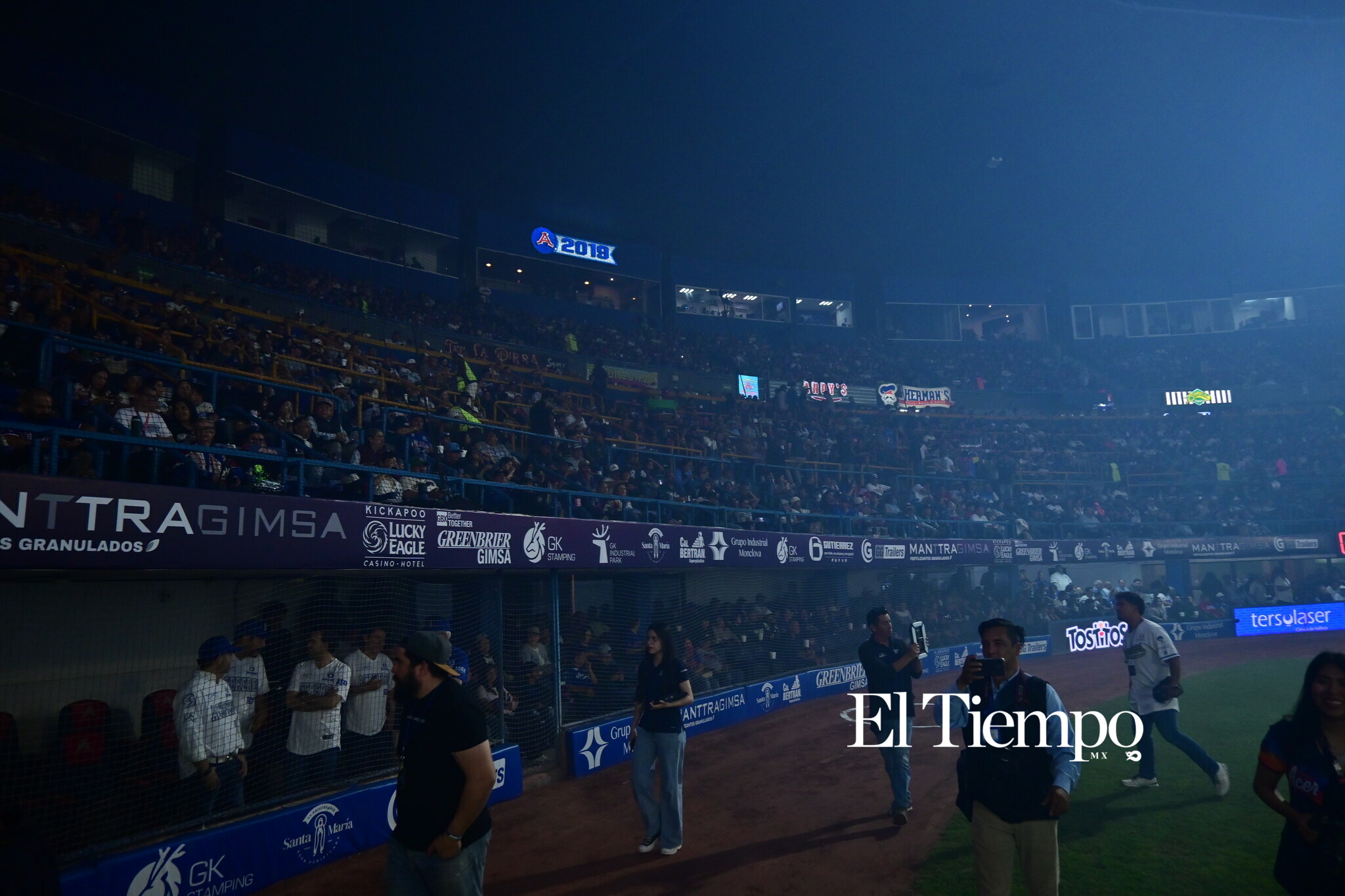A ras de cancha: la inauguración del béisbol como nunca la viste