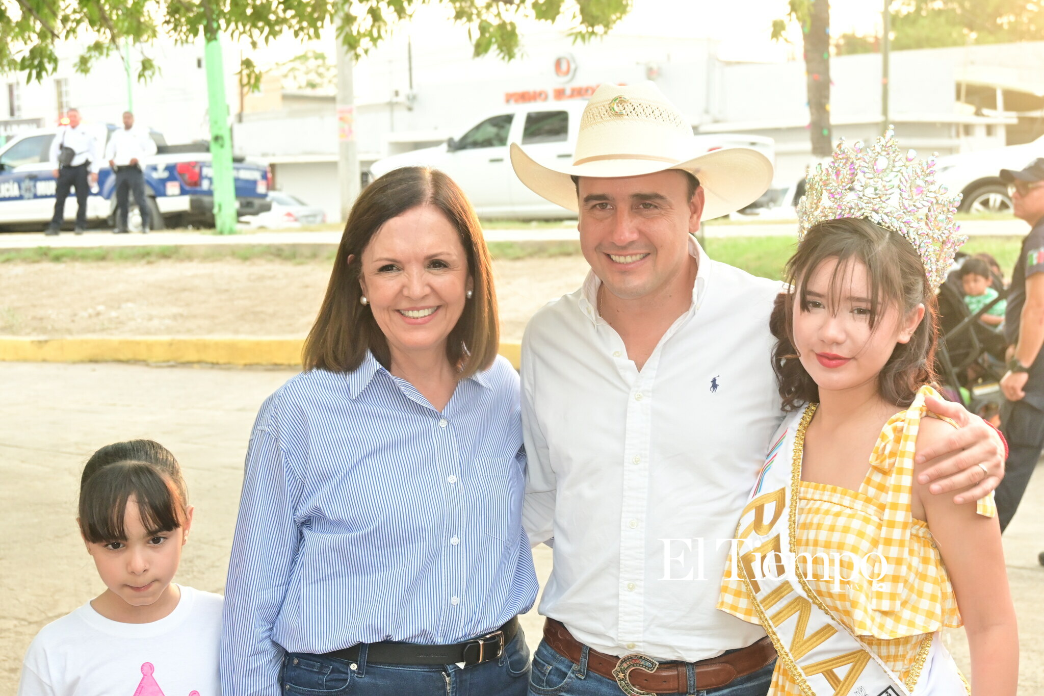 Galería fotográfica: El gobernador Manolo Jiménez convive con niñas y niños en Plaza La Lagunita
