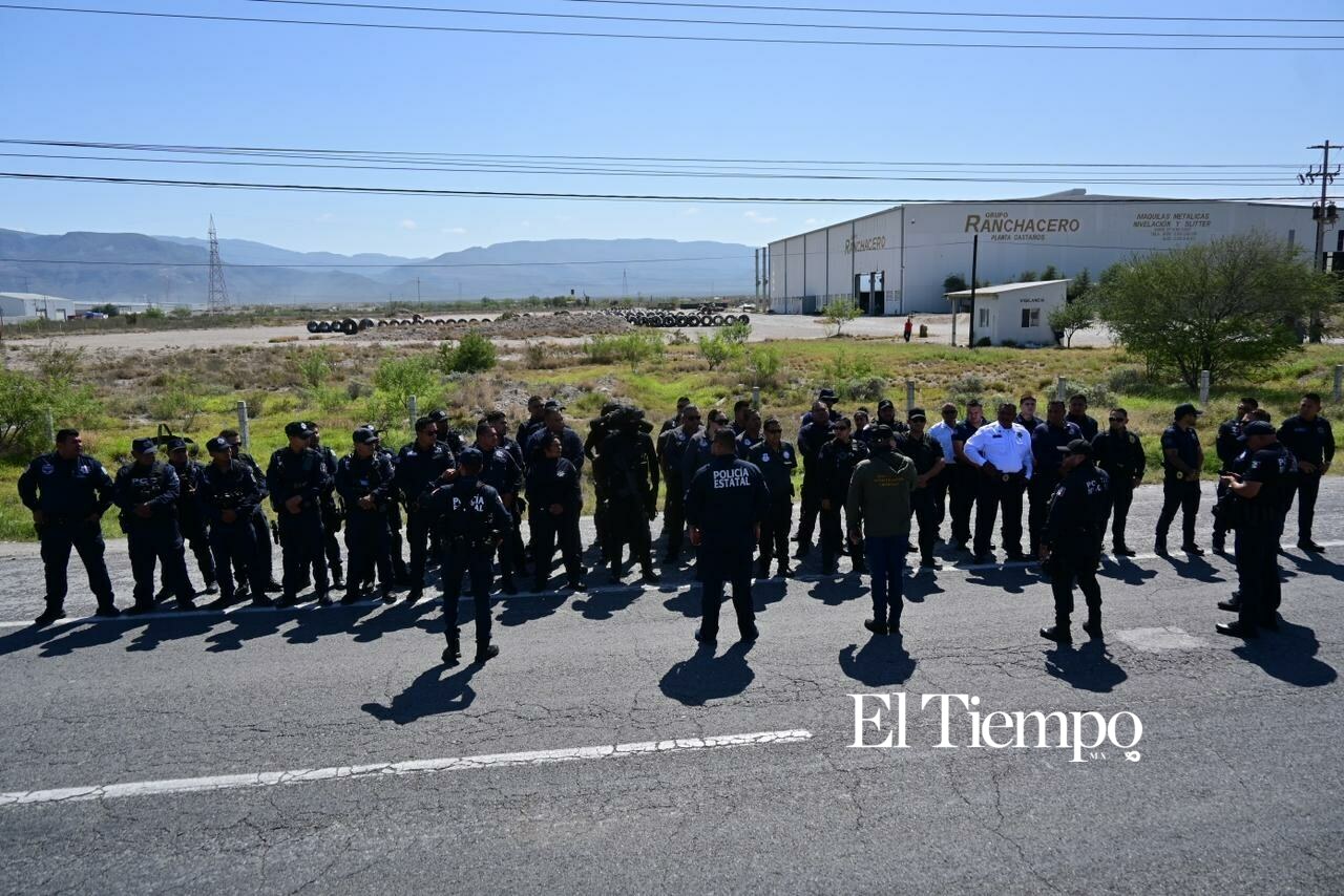 Bloqueo de la carretera Federal 57 por los exobreros de AHMSA