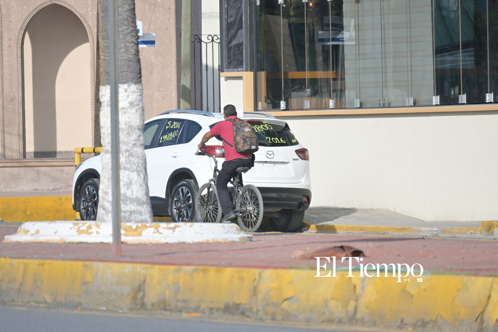 El calor en la calle: escenas de la vida diaria
