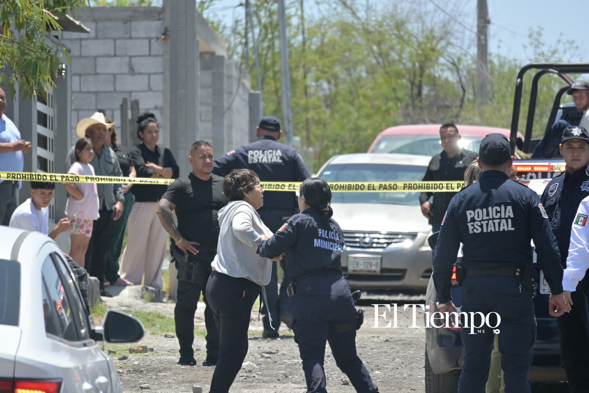Policía estatal muere y joven resulta herida tras disparo accidental en Monclova