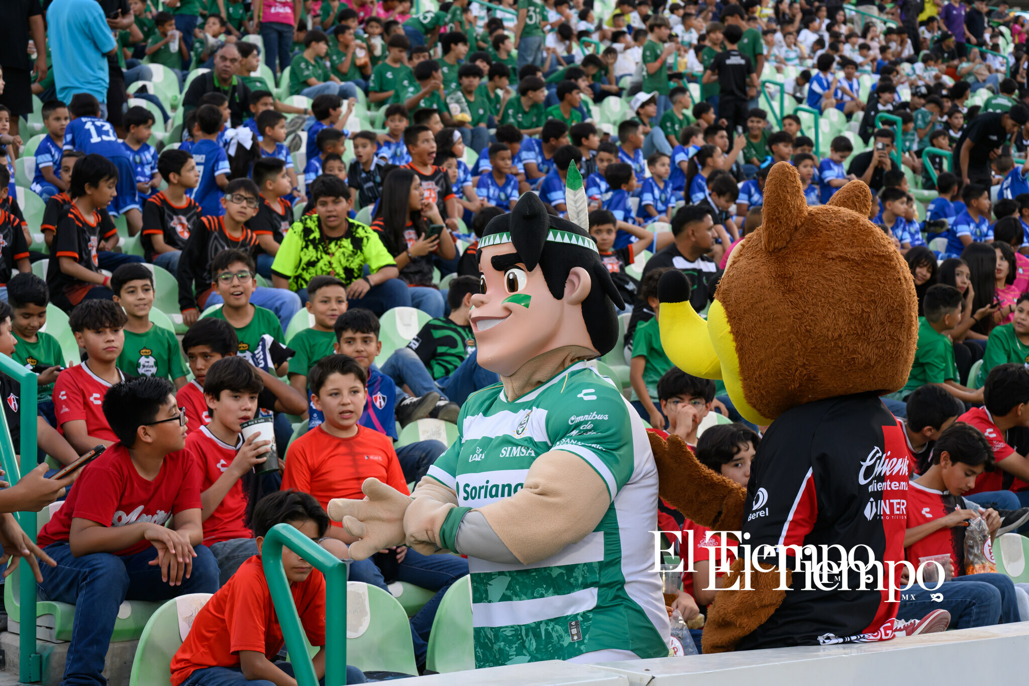 La emoción del fútbol se vive al máximo en la Copa Santos Peñoles