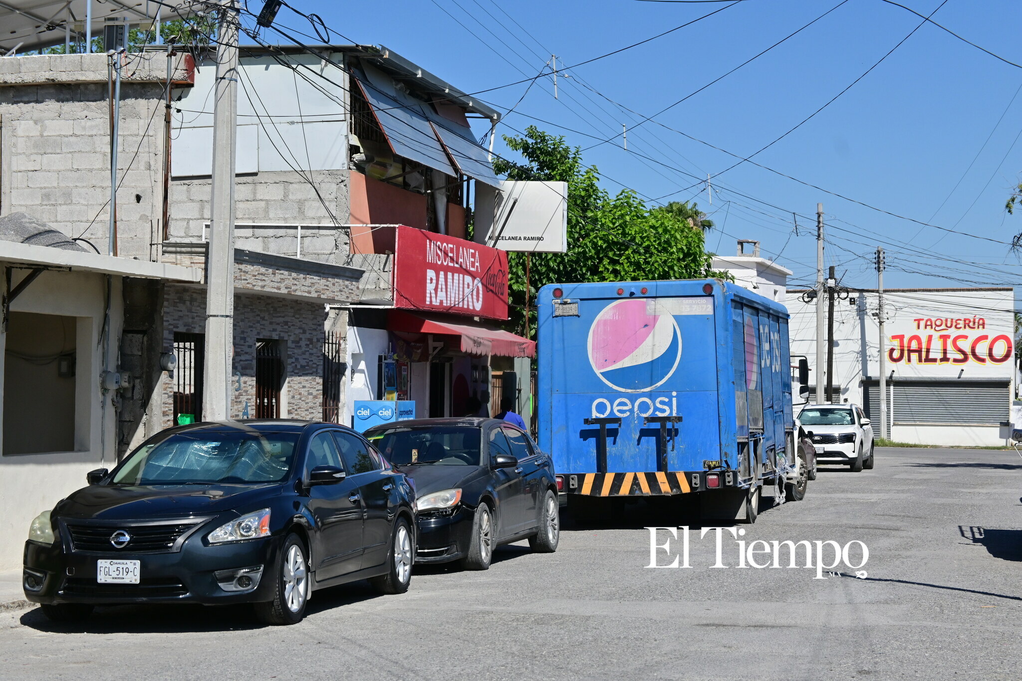 Negocios de barrio resisten en Monclova