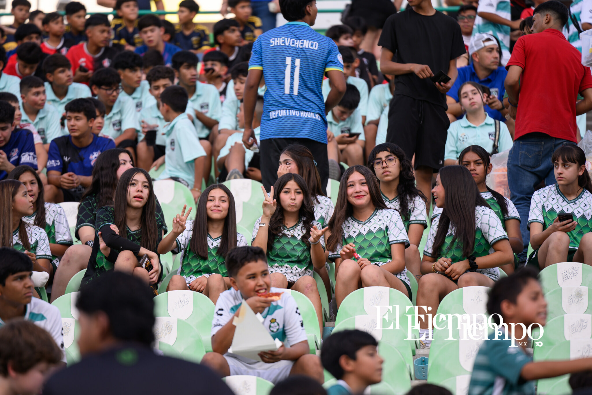 La emoción del fútbol se vive al máximo en la Copa Santos Peñoles