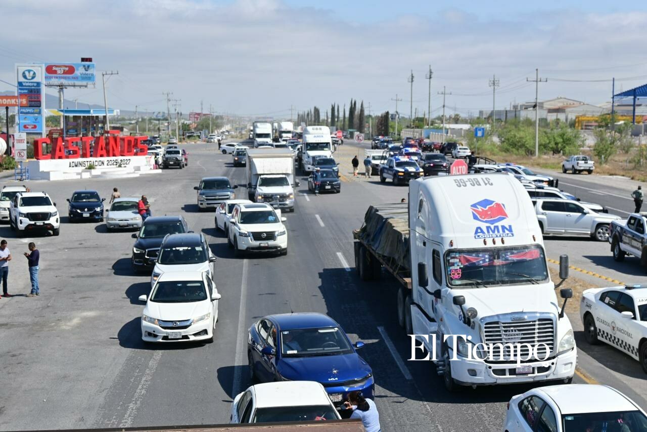 Bloqueo de la carretera Federal 57 por los exobreros de AHMSA