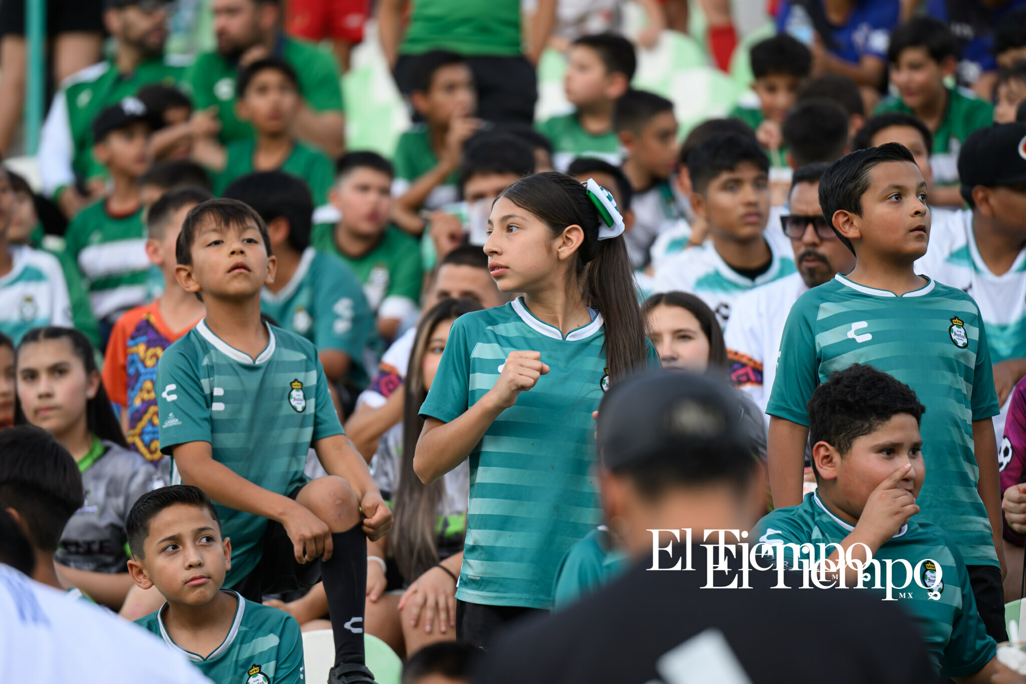 La emoción del fútbol se vive al máximo en la Copa Santos Peñoles