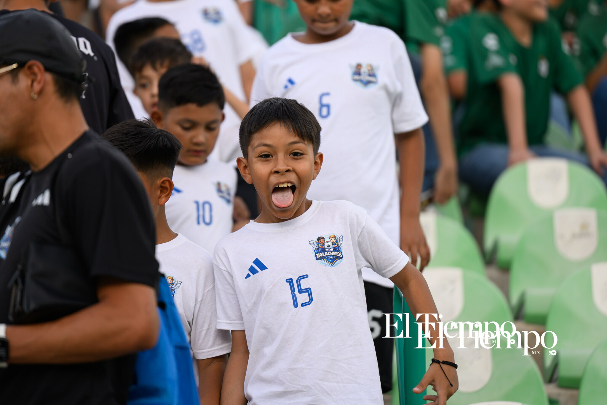 La emoción del fútbol se vive al máximo en la Copa Santos Peñoles