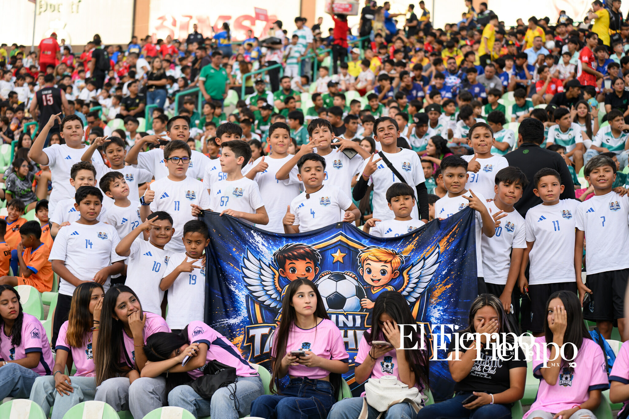 La emoción del fútbol se vive al máximo en la Copa Santos Peñoles