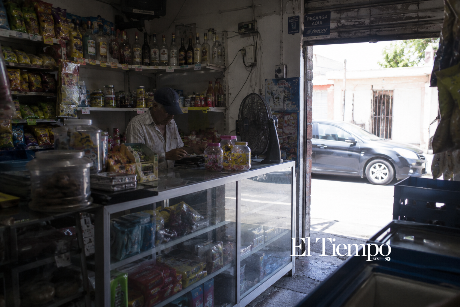 Negocios de barrio resisten en Monclova