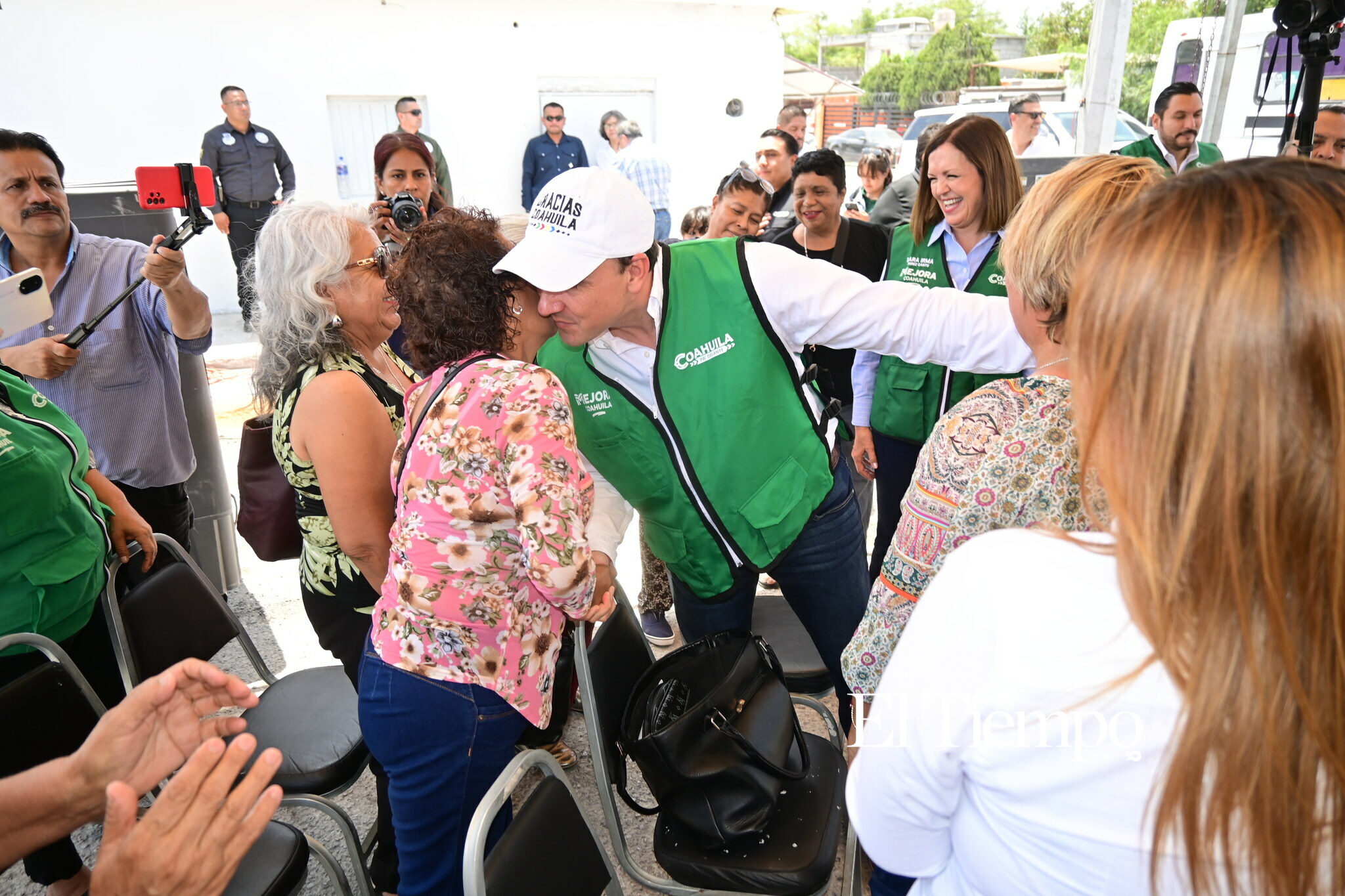 Avanza recarpeteo en calle Concepción Armendáriz de Frontera
