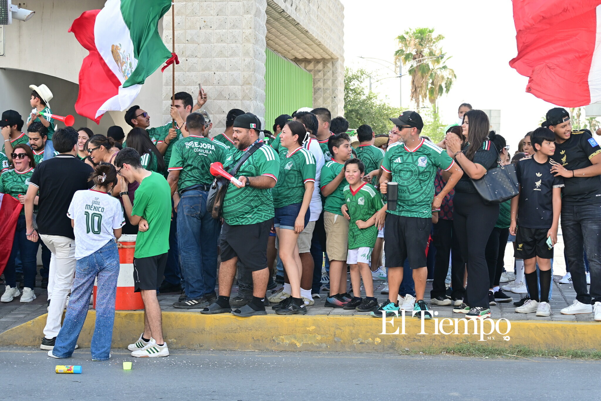 Monclova y Frontera celebran el triunfo del Tri